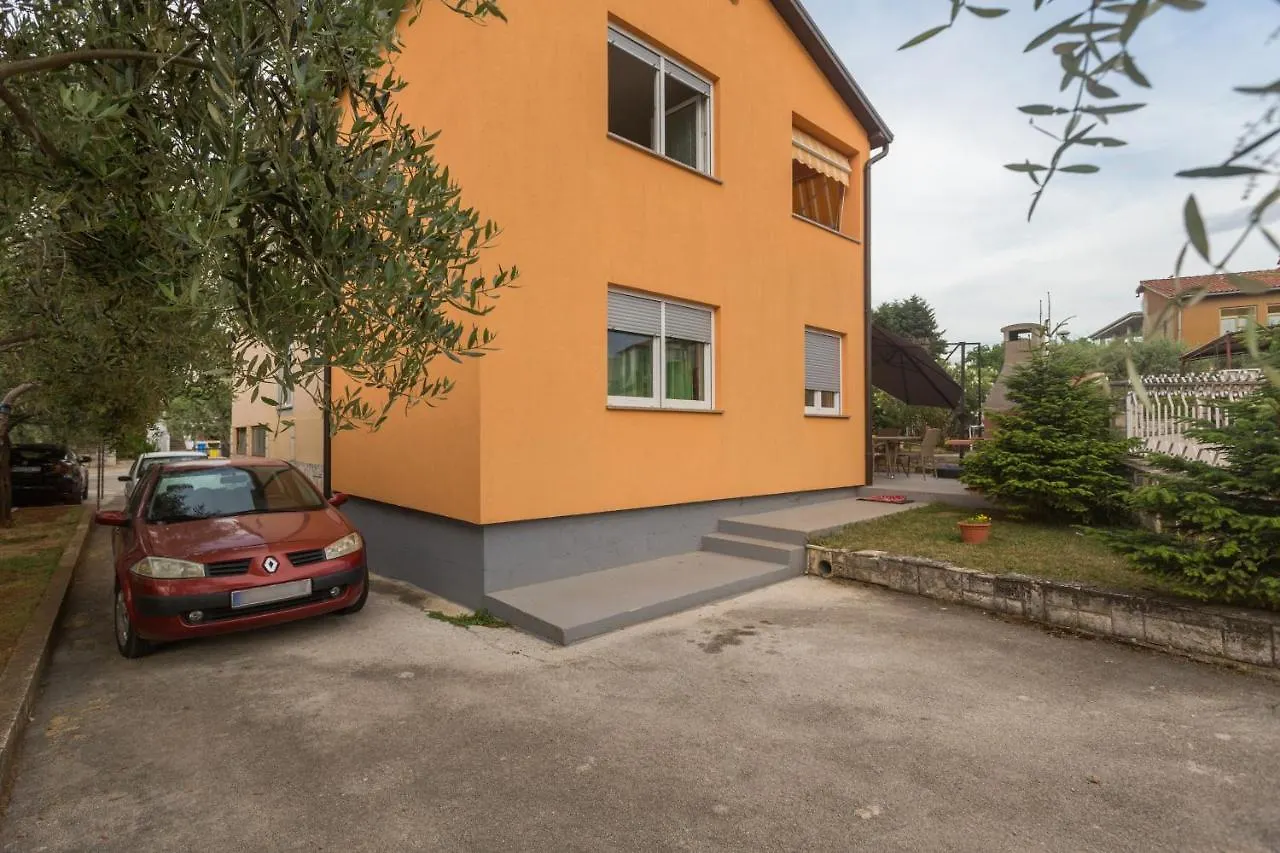 Apartments With A Parking Space Umag - 19776